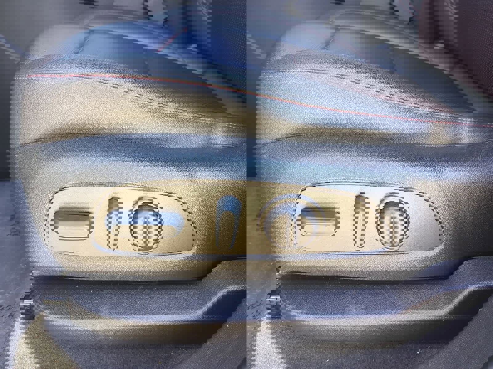 Used 2022 Chevrolet Blazer RS w/ Enhanced Convenience Package image 16