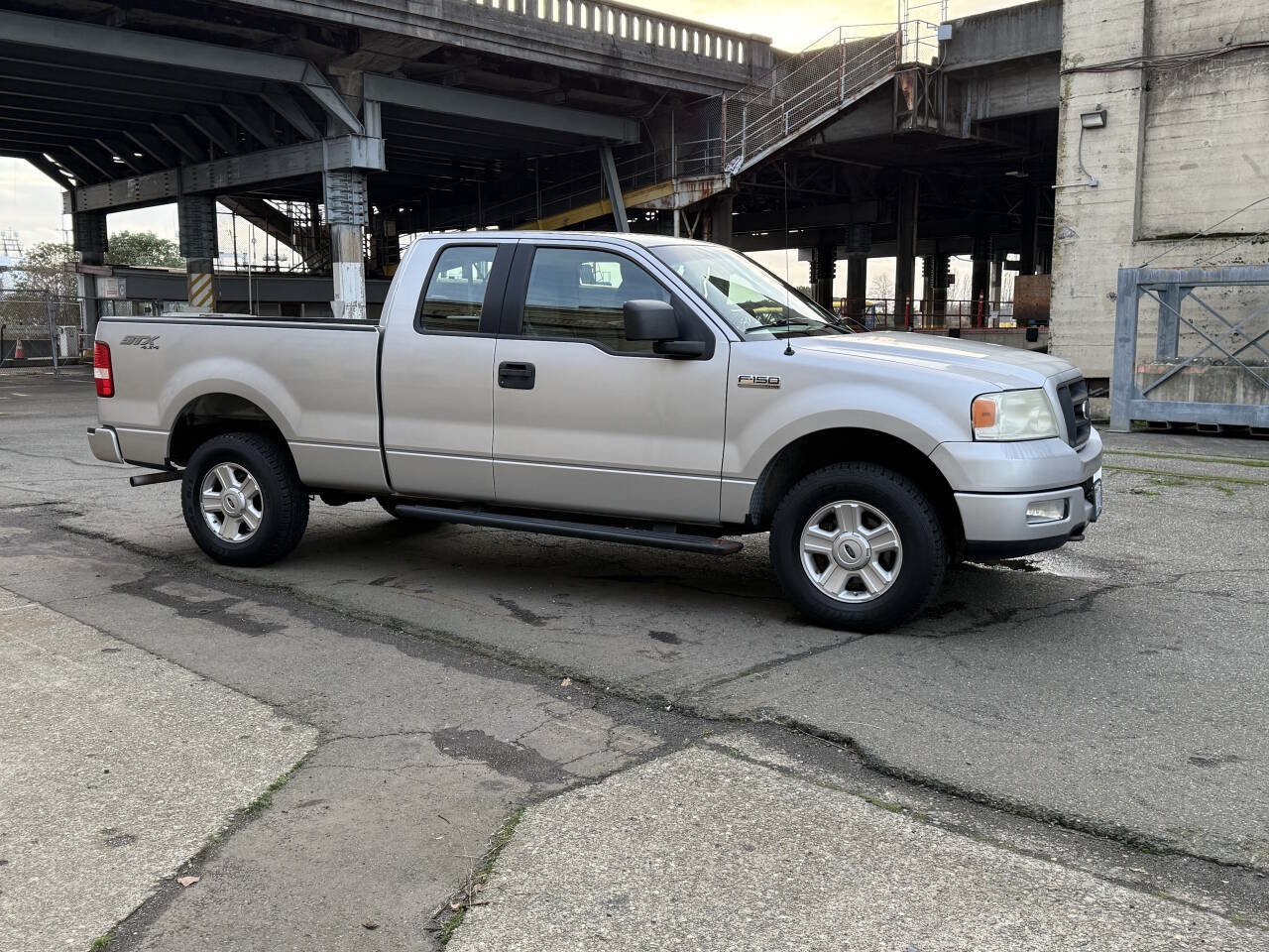 Used 2005 Ford F150 STX AWD/4WD image 14