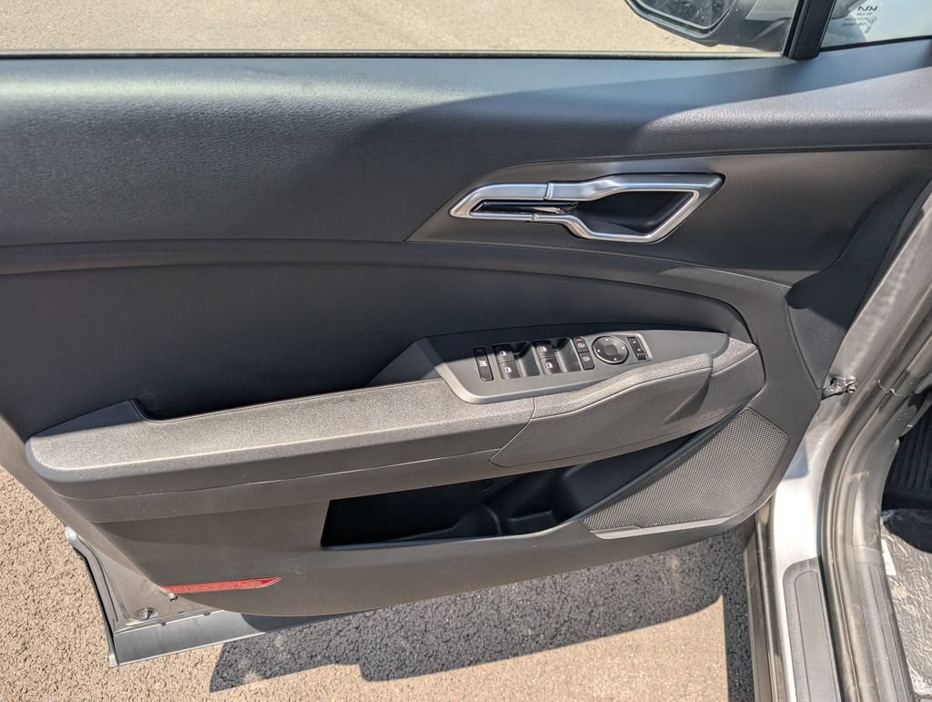 New 2026 Kia Sportage LX FWD image 14