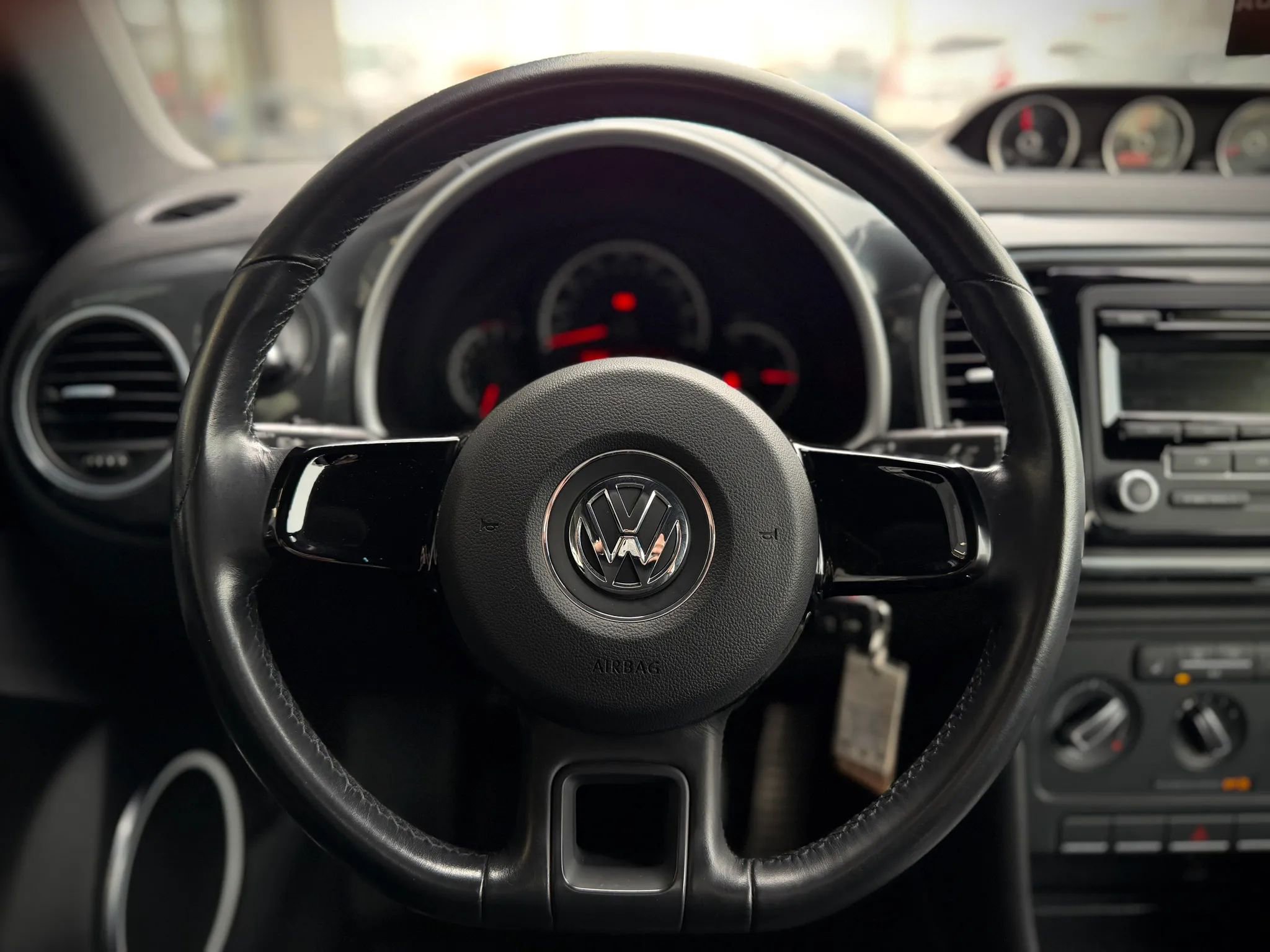 Used 2013 Volkswagen Beetle 2.0T image 9