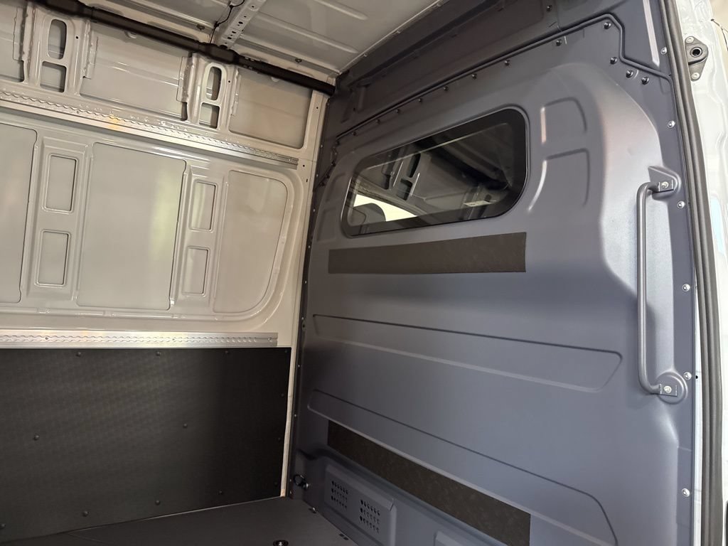 New 2025 Mercedes-Benz Sprinter 2500 image 18
