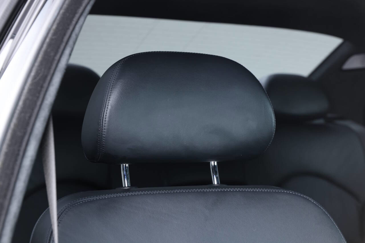 Used 2002 BMW M5 image 79