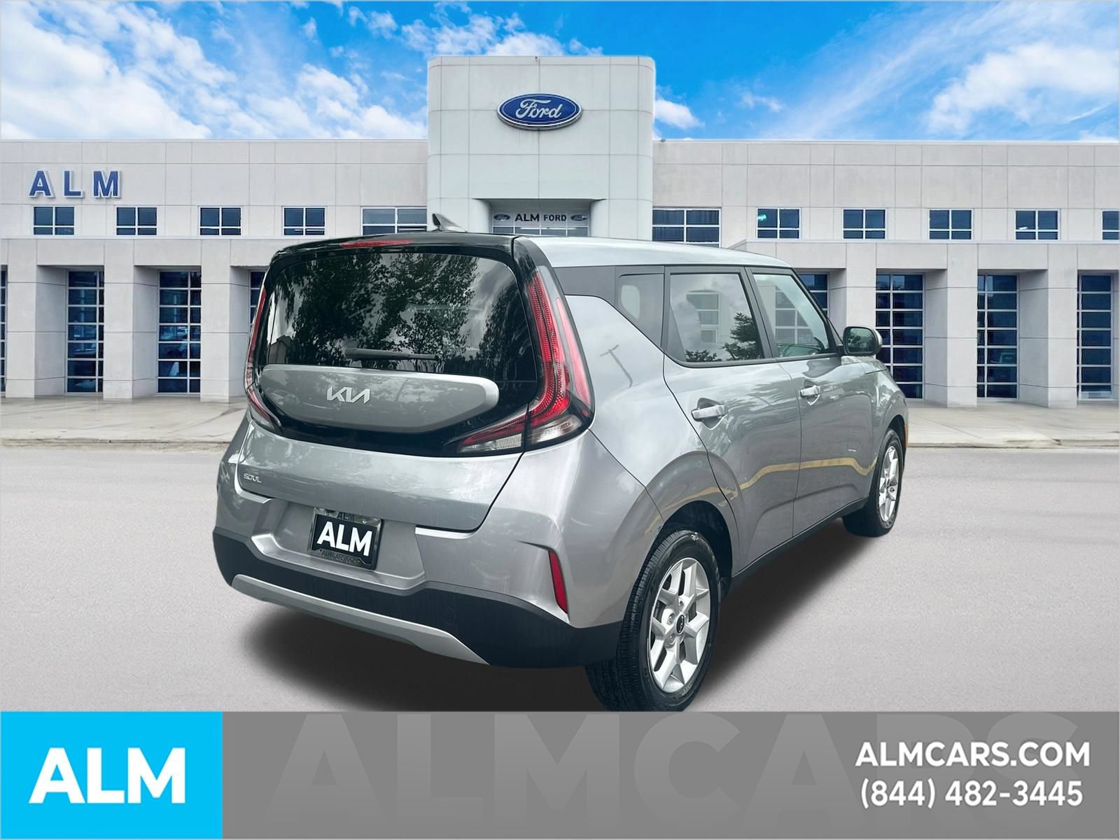 Used 2025 Kia Soul LX w/ LX Technology Package FWD image 5