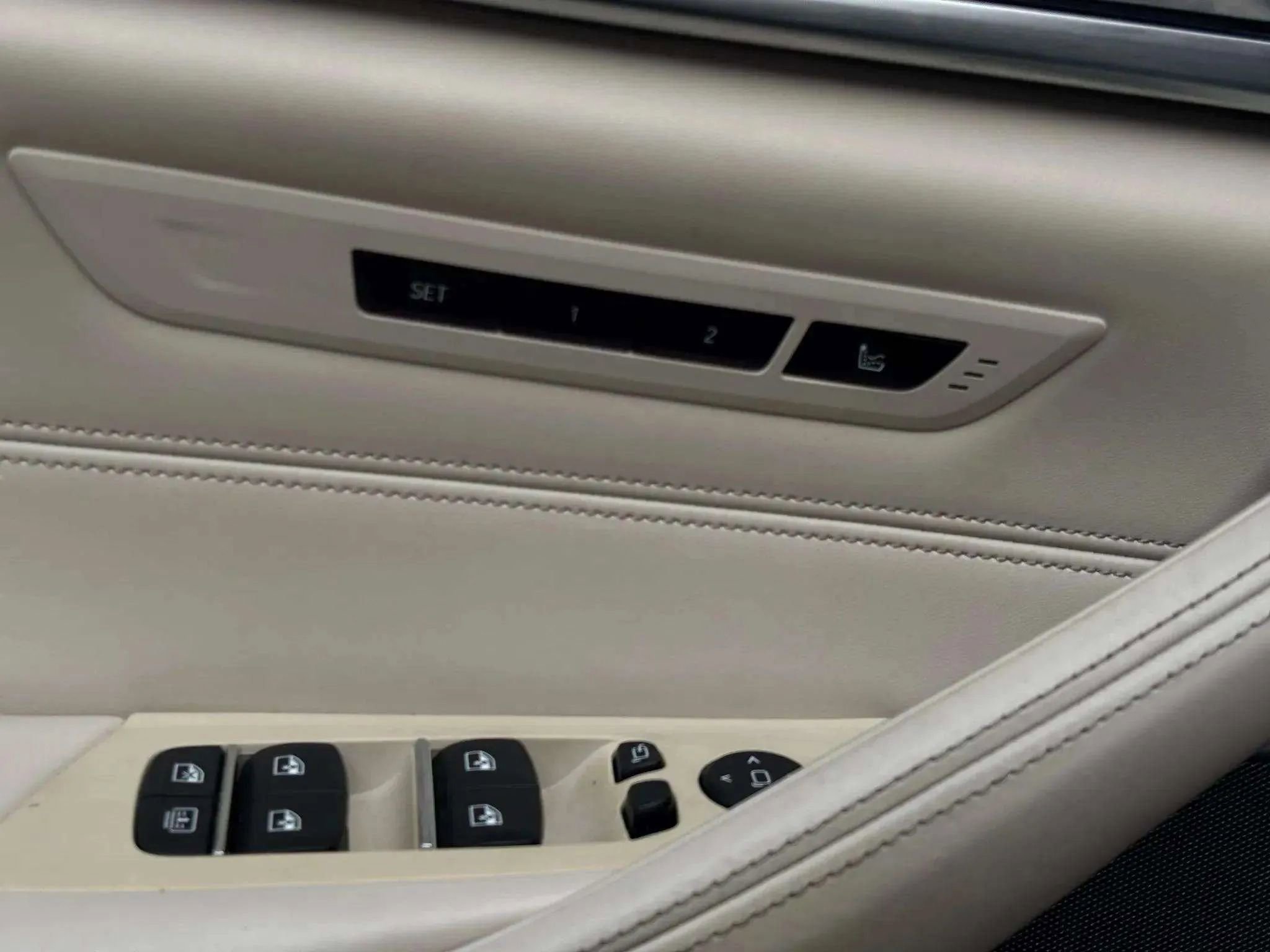 Used 2019 BMW 540i w/ Premium Package image 24