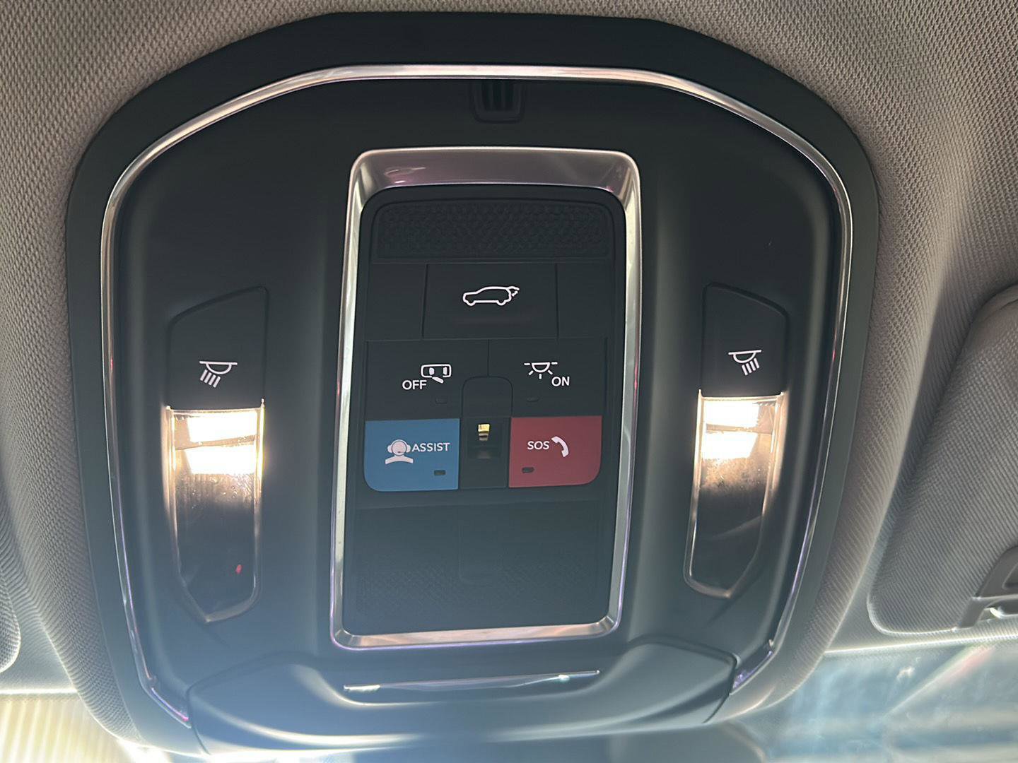 Used 2022 Jeep Grand Cherokee L Limited AWD/4WD image 24