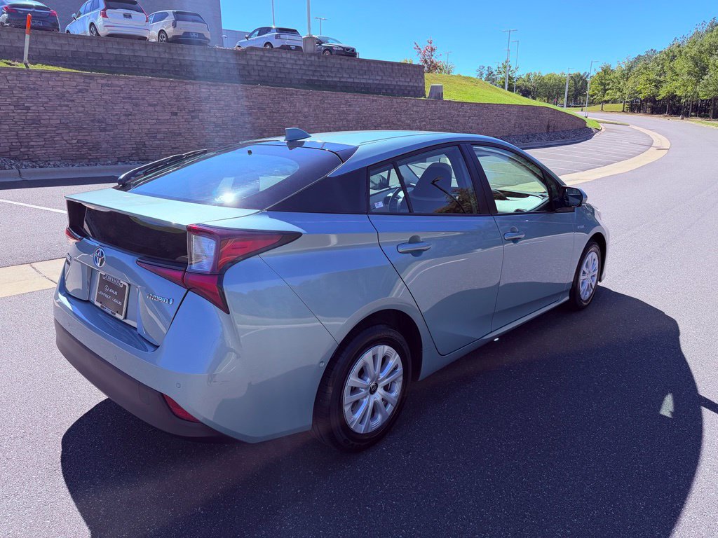 Used 2021 Toyota Prius LE FWD image 11