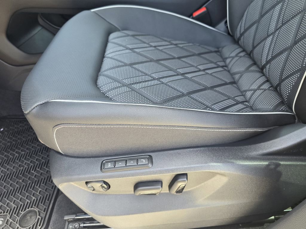 New 2026 Volkswagen Atlas SEL Premium R-Line image 17