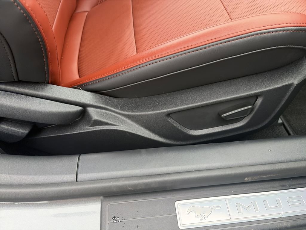Used 2025 Ford Mustang Premium RWD image 30