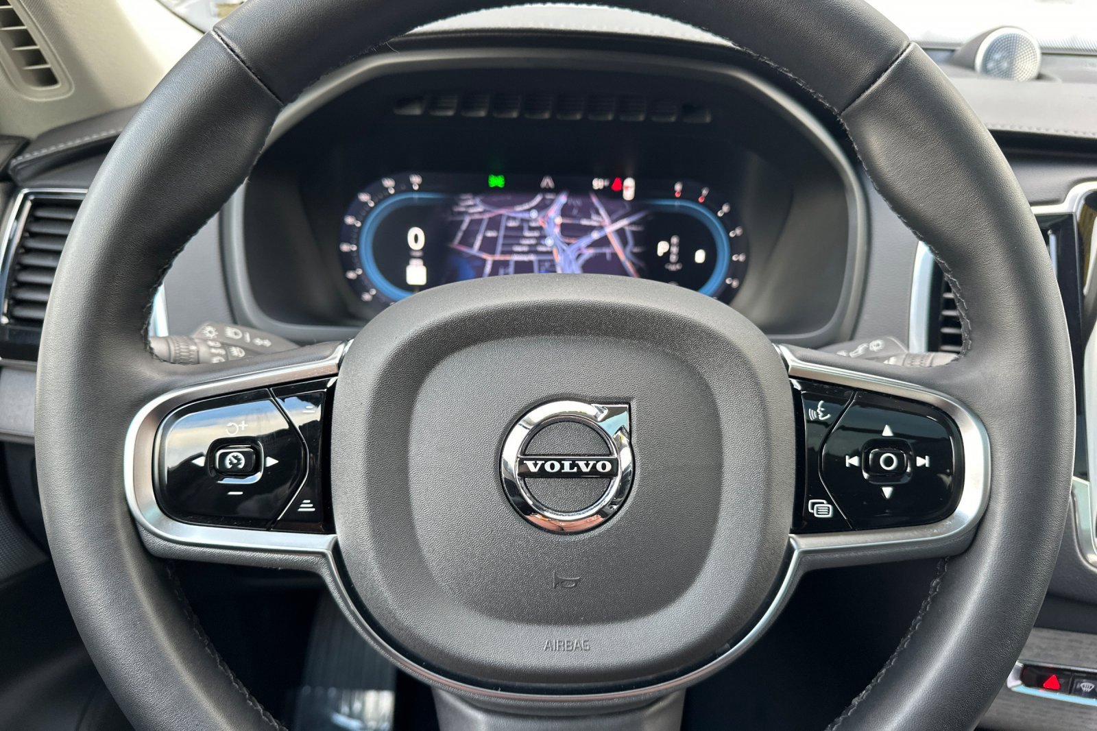 Certified 2025 Volvo XC90 B6 Ultra w/ Protection Package Premier image 27