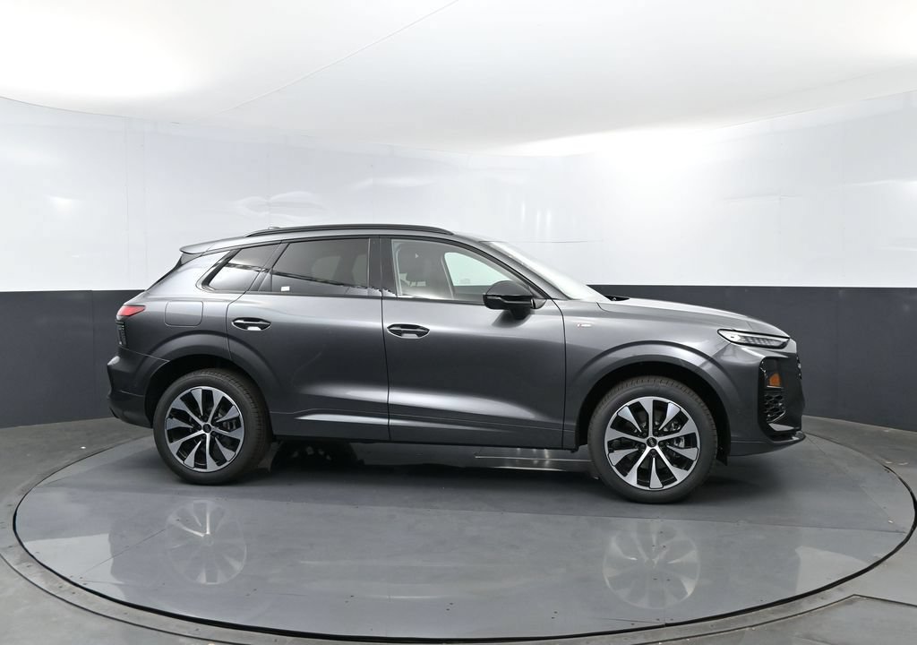 New 2026 Audi Q3 quattro 2.0T AWD/4WD image 4
