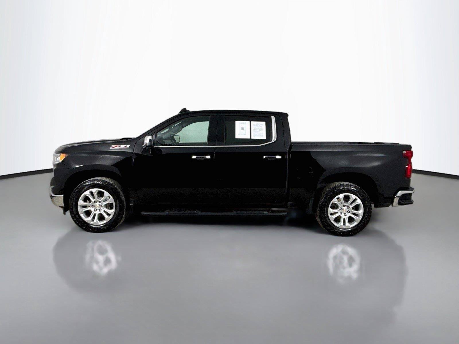Used 2022 Chevrolet Silverado 1500 LTZ w/ LTZ Premium Package AWD/4WD image 10