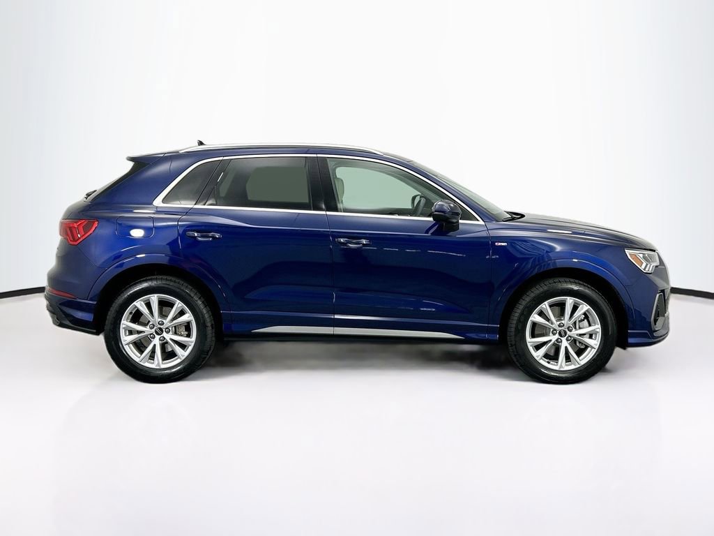 Certified 2025 Audi Q3 2.0T Premium w/ Convenience Package image 4