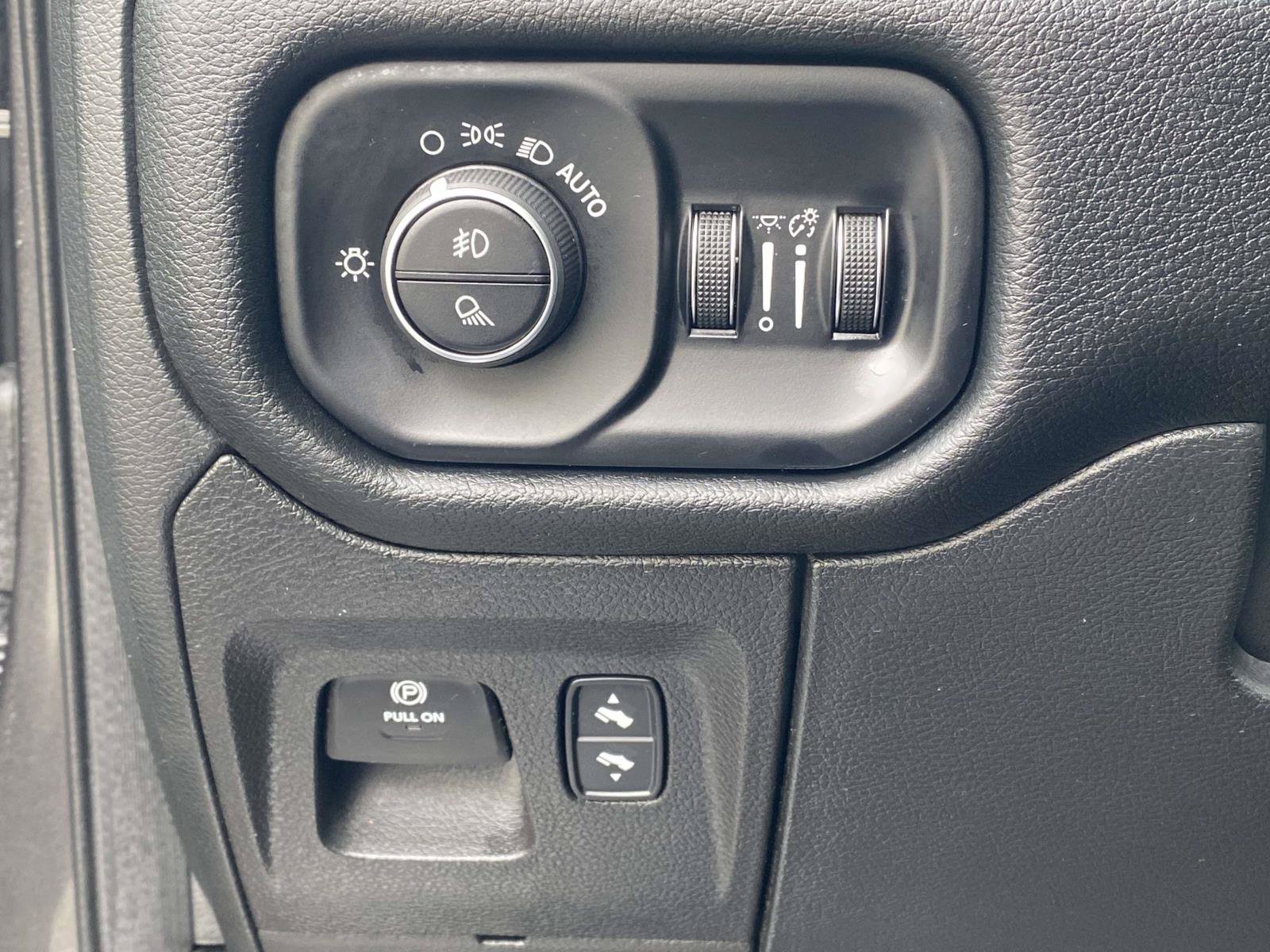 Used 2022 RAM 1500 Laramie AWD/4WD image 30
