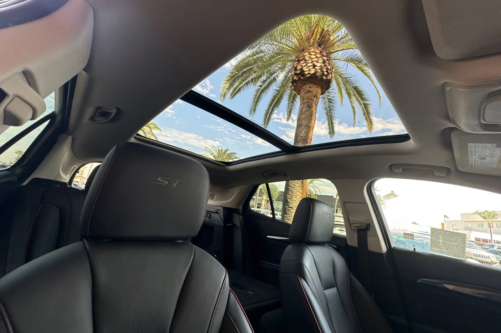 Certified 2023 Buick Envision Essence w/ Sport Touring Package image 18