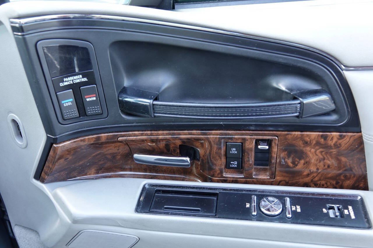 Used 1993 Buick Park Avenue Ultra FWD image 68