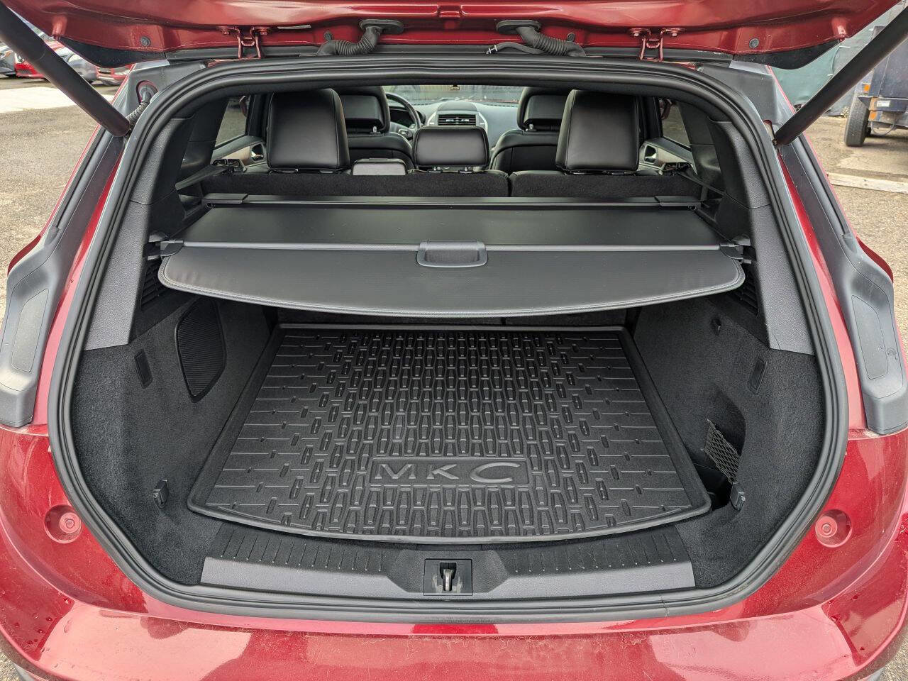 Used 2017 Lincoln MKC Select w/ Lincoln MKC Climate Package image 17