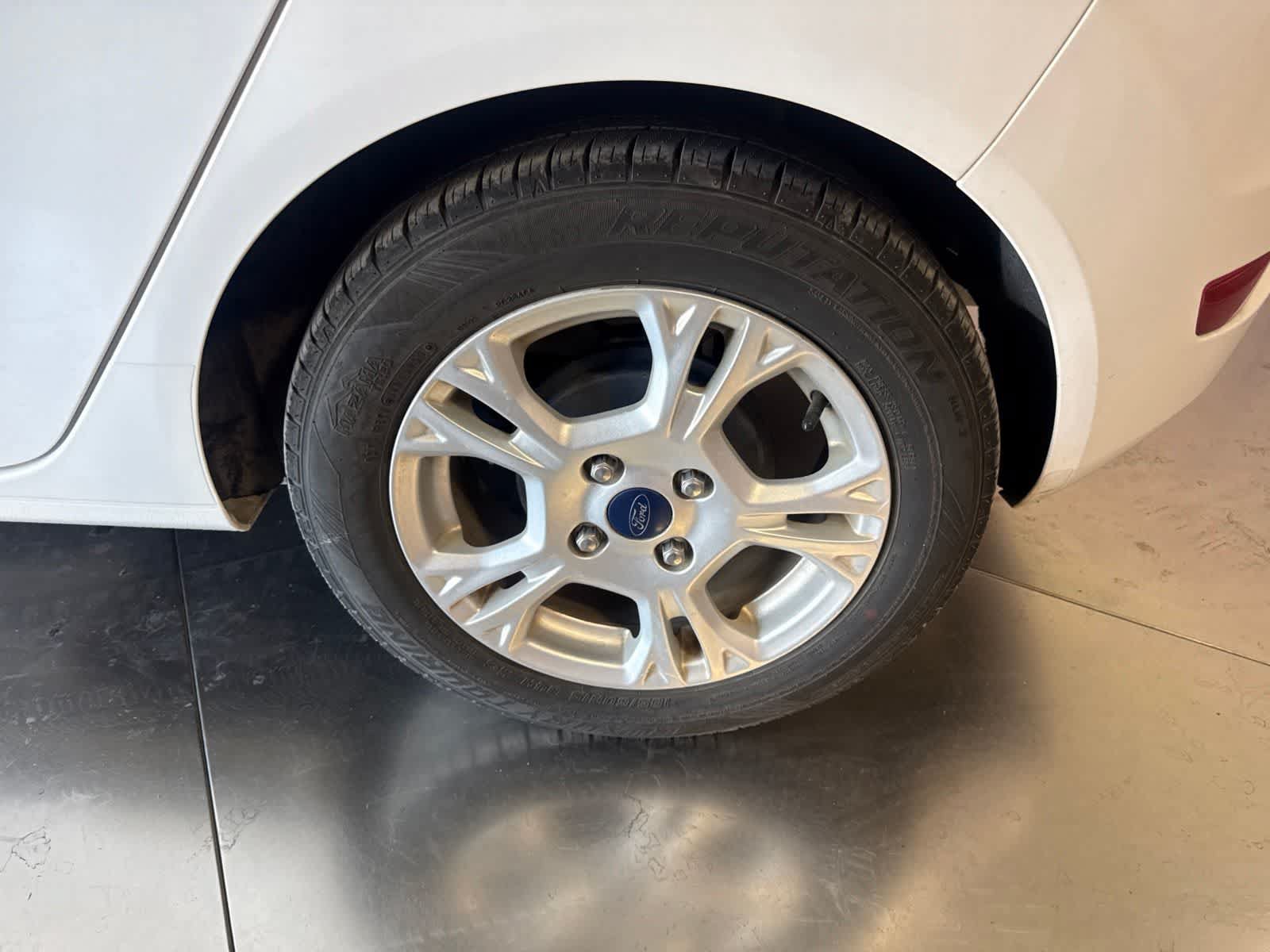 Used 2016 Ford Fiesta SE FWD image 9