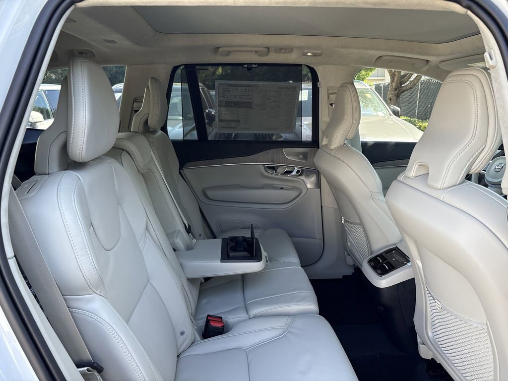 New 2025 Volvo XC90 B6 Ultra w/ Lounge Package image 14
