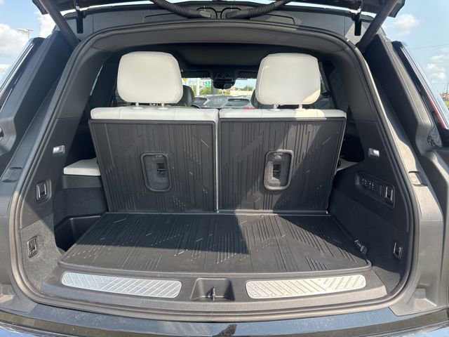 New 2026 Cadillac Vistiq Sport w/ LPO, Floor Liner Package image 34