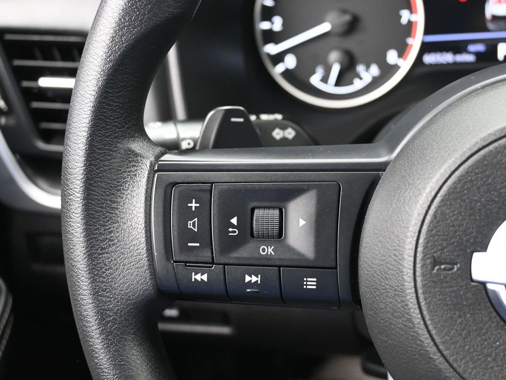 Used 2024 Nissan Rogue SV image 15