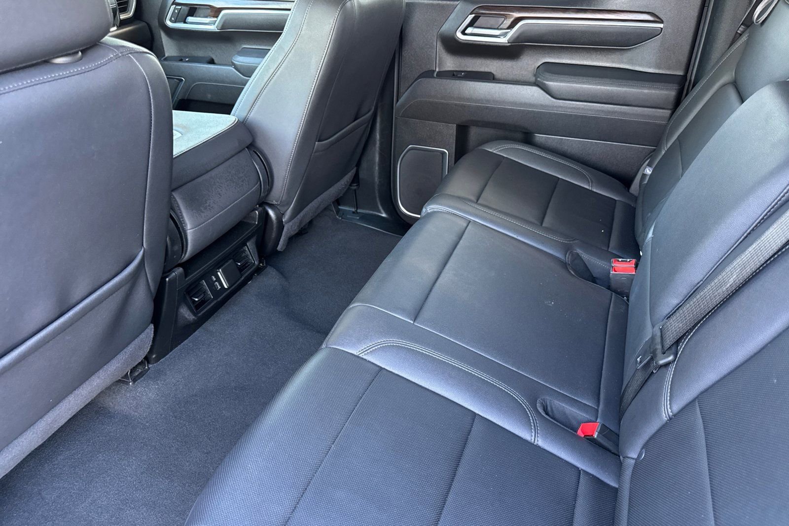 Certified 2025 GMC Sierra 1500 SLT RWD image 13