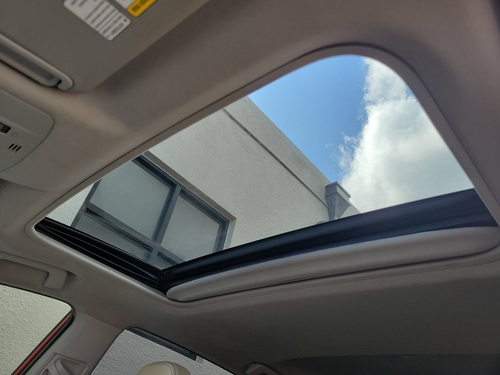 Used 2015 Toyota RAV4 Limited w/ Outdoor Package FWD image 27