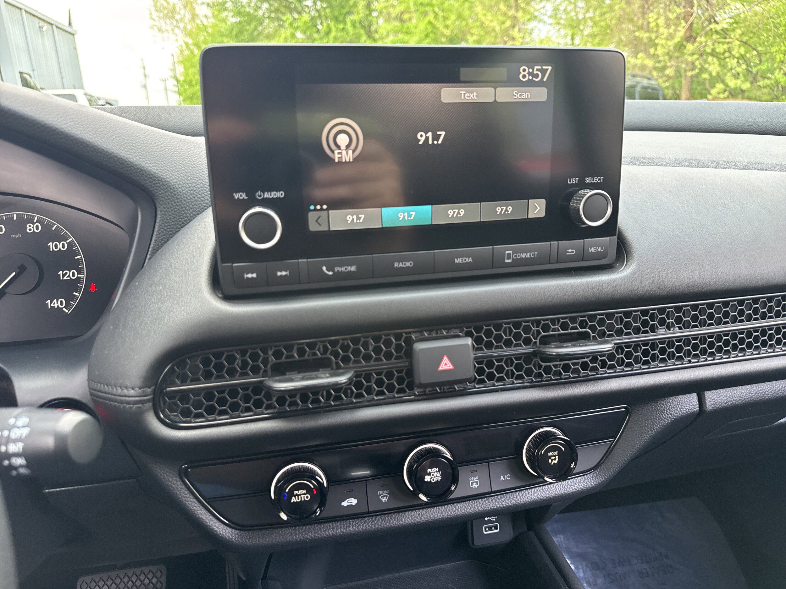 Used 2023 Honda HR-V LX image 14