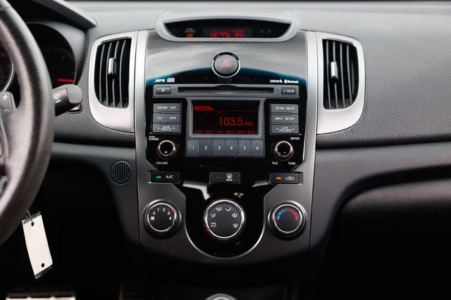 Used 2011 Kia Forte Koup SX FWD image 36