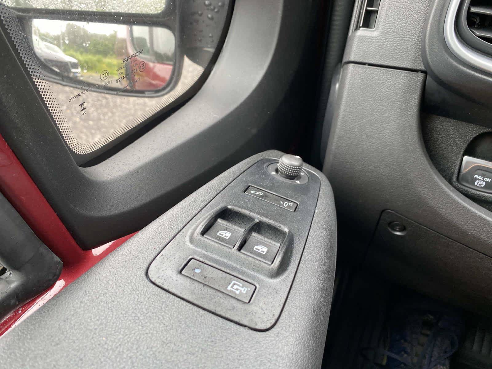 Used 2025 RAM ProMaster 3500 w/ Quick Order Package 22H SLT+ FWD image 29