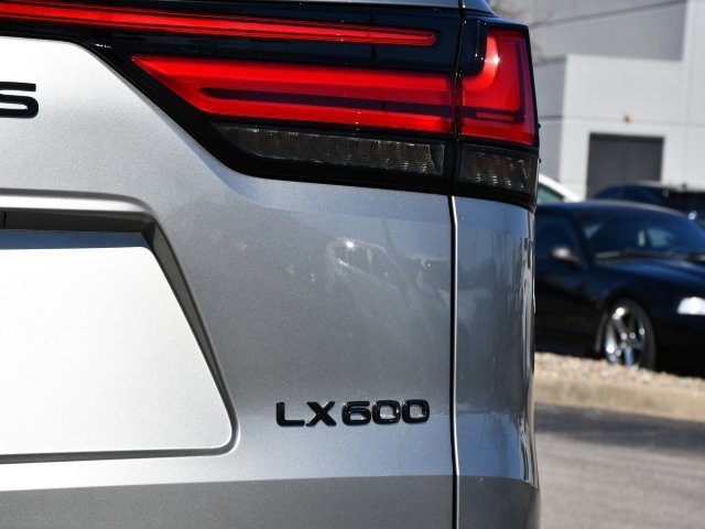 New 2026 Lexus LX 600 4WD w/ Luxury Package image 9