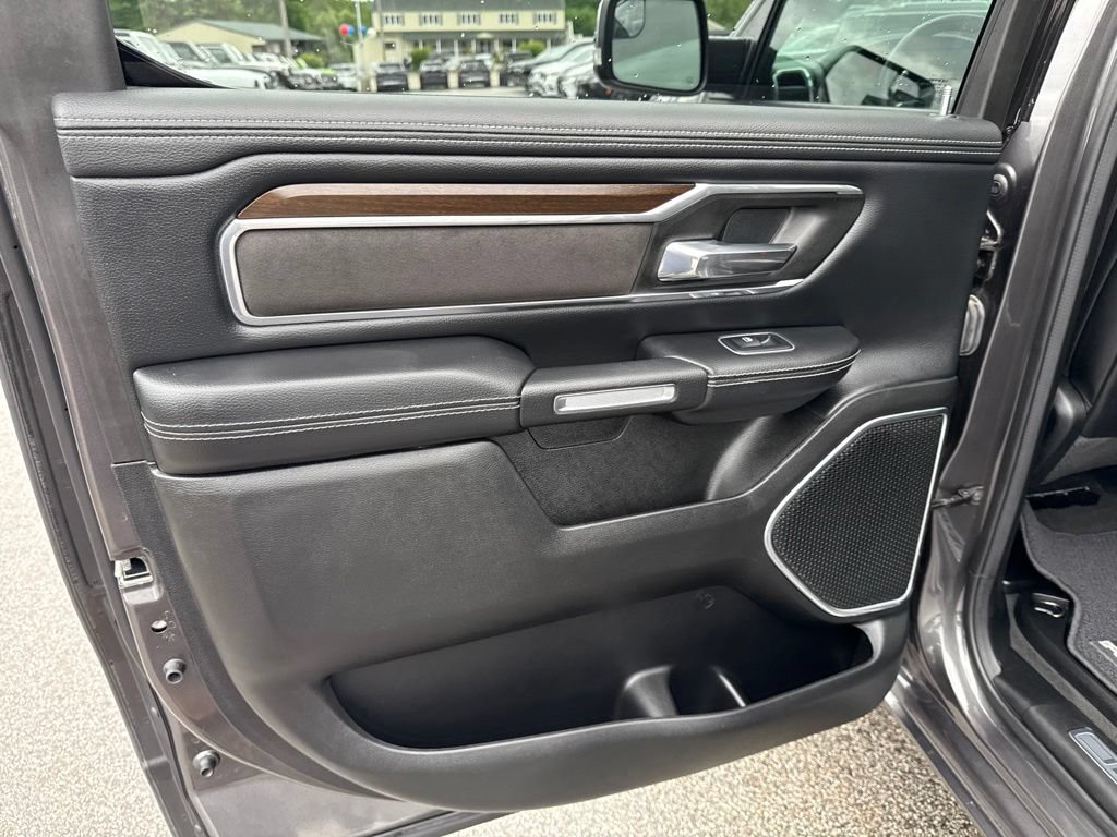 Used 2022 RAM 1500 Laramie AWD/4WD image 23