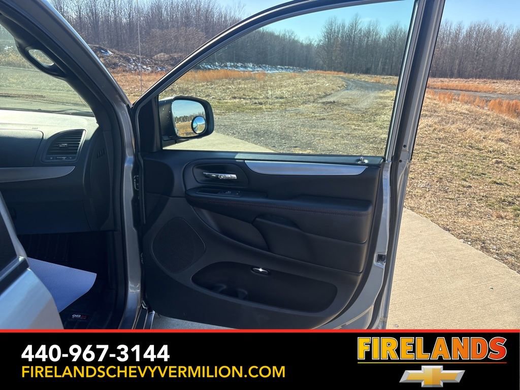 Used 2019 Dodge Grand Caravan GT image 25