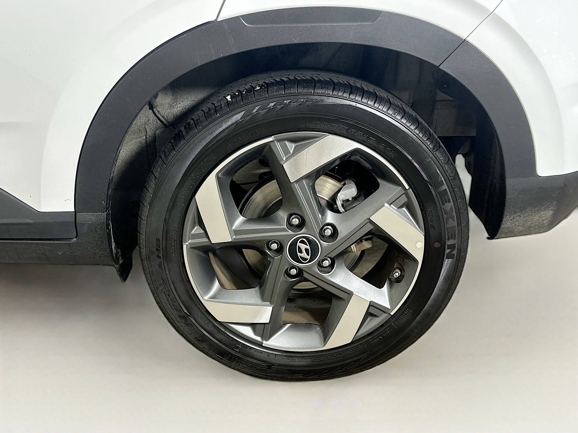 Used 2025 Hyundai Venue SEL FWD image 10