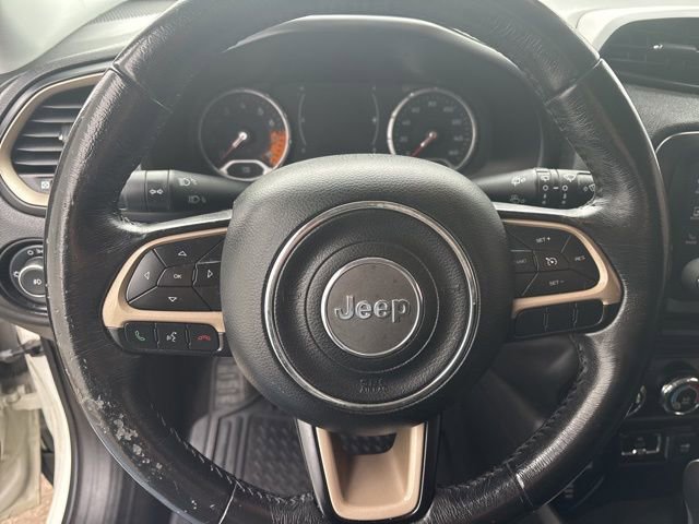 Used 2017 Jeep Renegade Latitude image 14