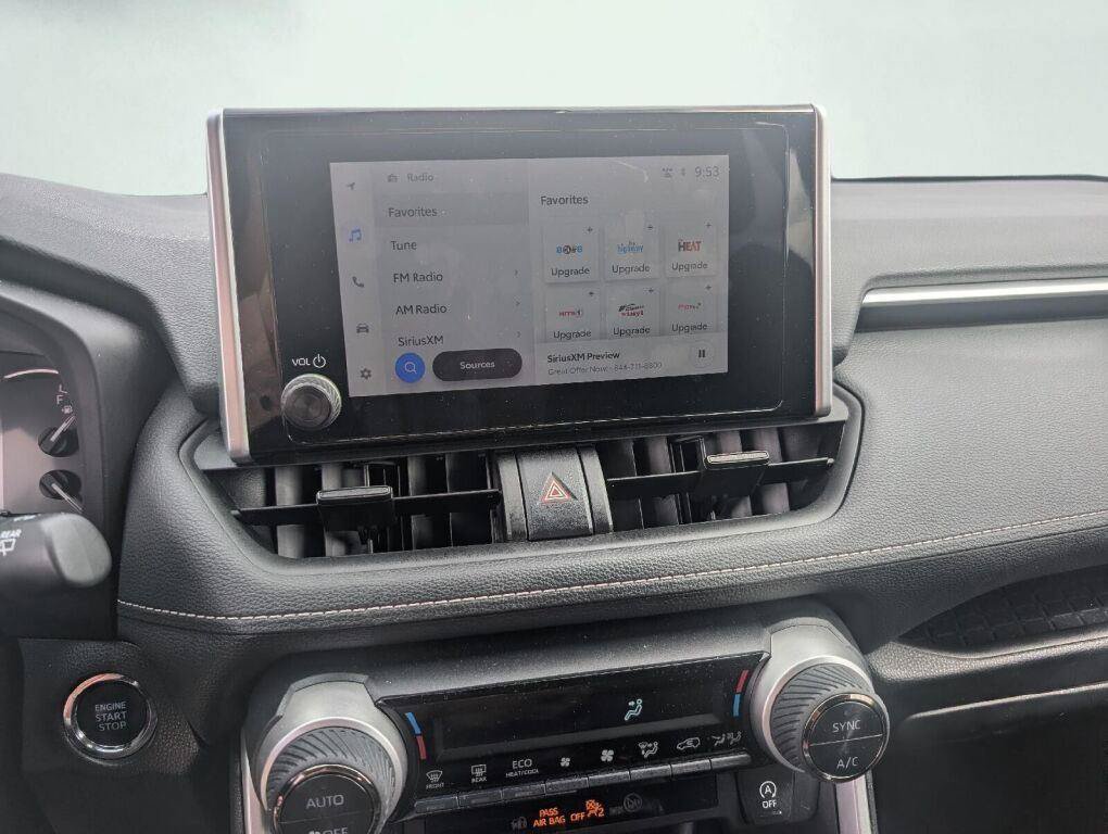 Used 2025 Toyota RAV4 XLE AWD/4WD image 34