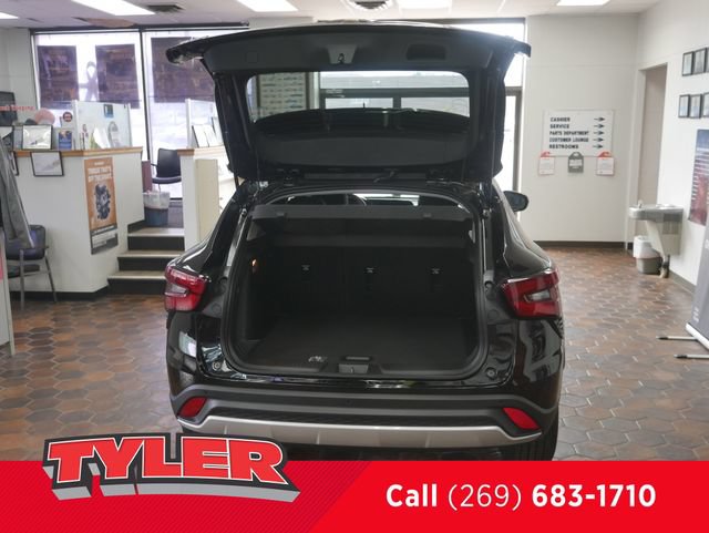 New 2026 Chevrolet Trax LT w/ Driver Confidence Package FWD image 14