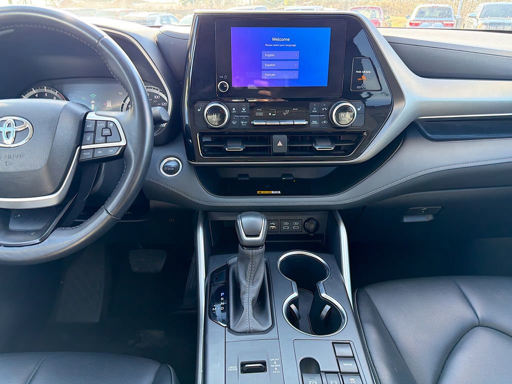 Used 2024 Toyota Highlander XLE image 21