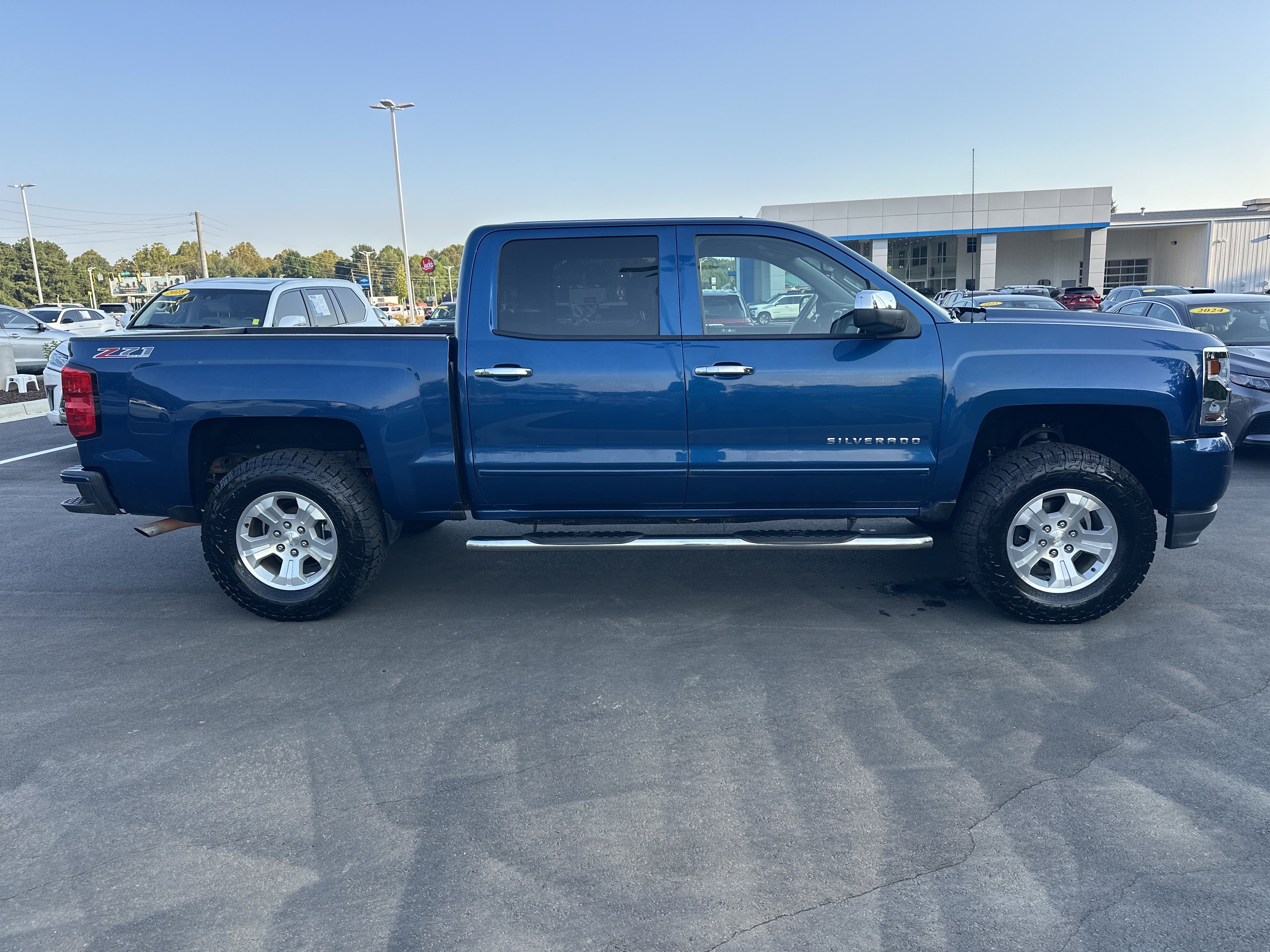 Used 2017 Chevrolet Silverado 1500 LT w/ All Star Edition AWD/4WD image 9