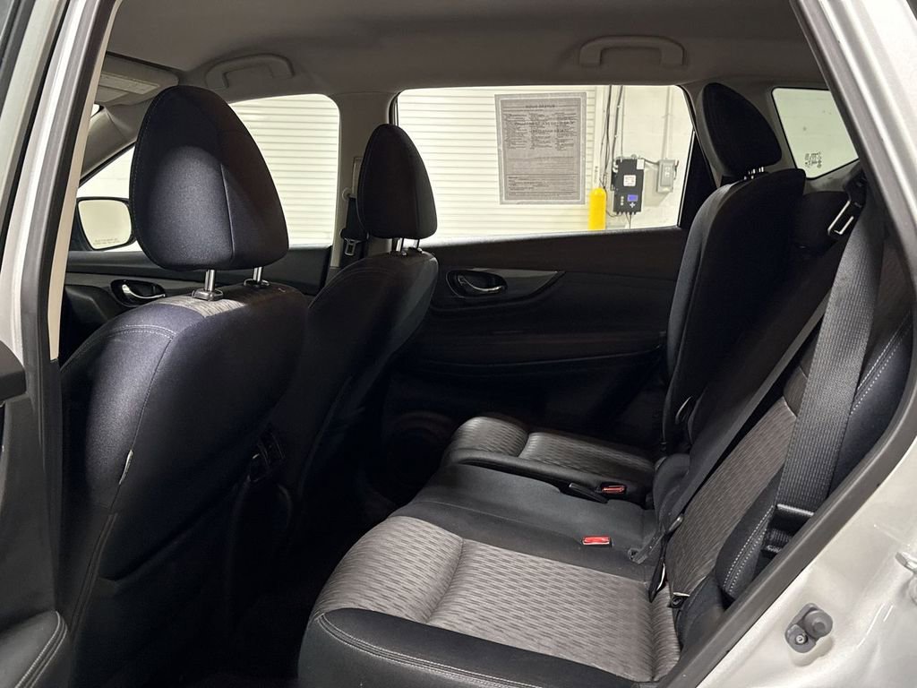 Used 2017 Nissan Rogue S AWD/4WD image 22