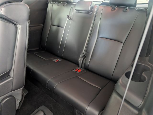 Used 2021 Toyota Highlander XLE image 28