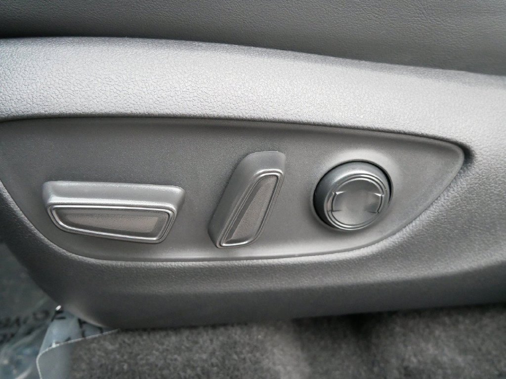 Used 2025 Toyota RAV4 XLE Premium w/ Weather Package AWD/4WD image 17