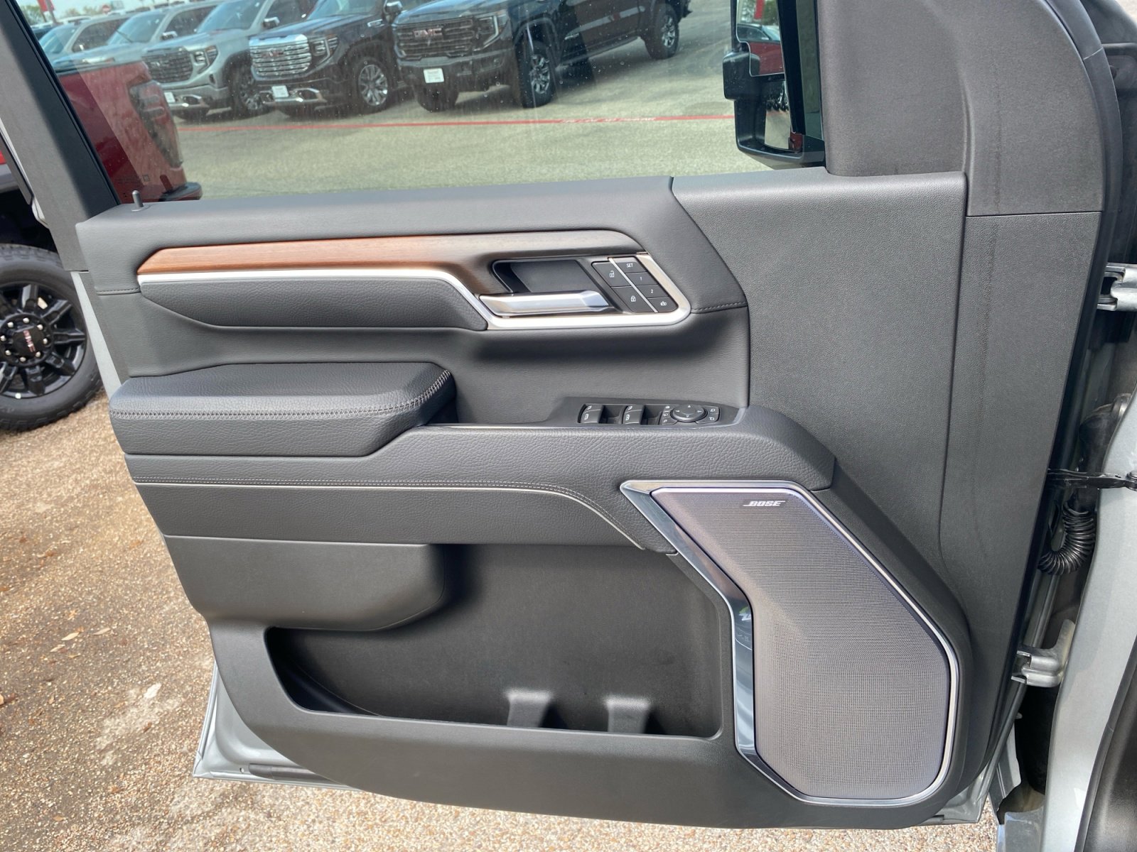 Used 2025 GMC Sierra 2500 Denali w/ Denali Reserve Package image 30