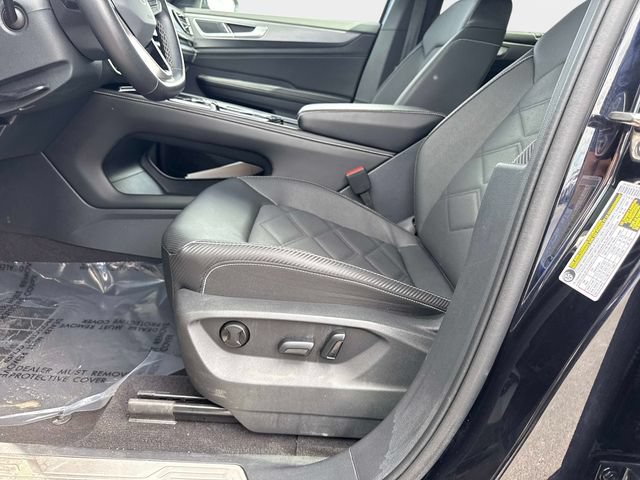 Used 2024 Volkswagen Atlas Cross Sport SE AWD/4WD image 16