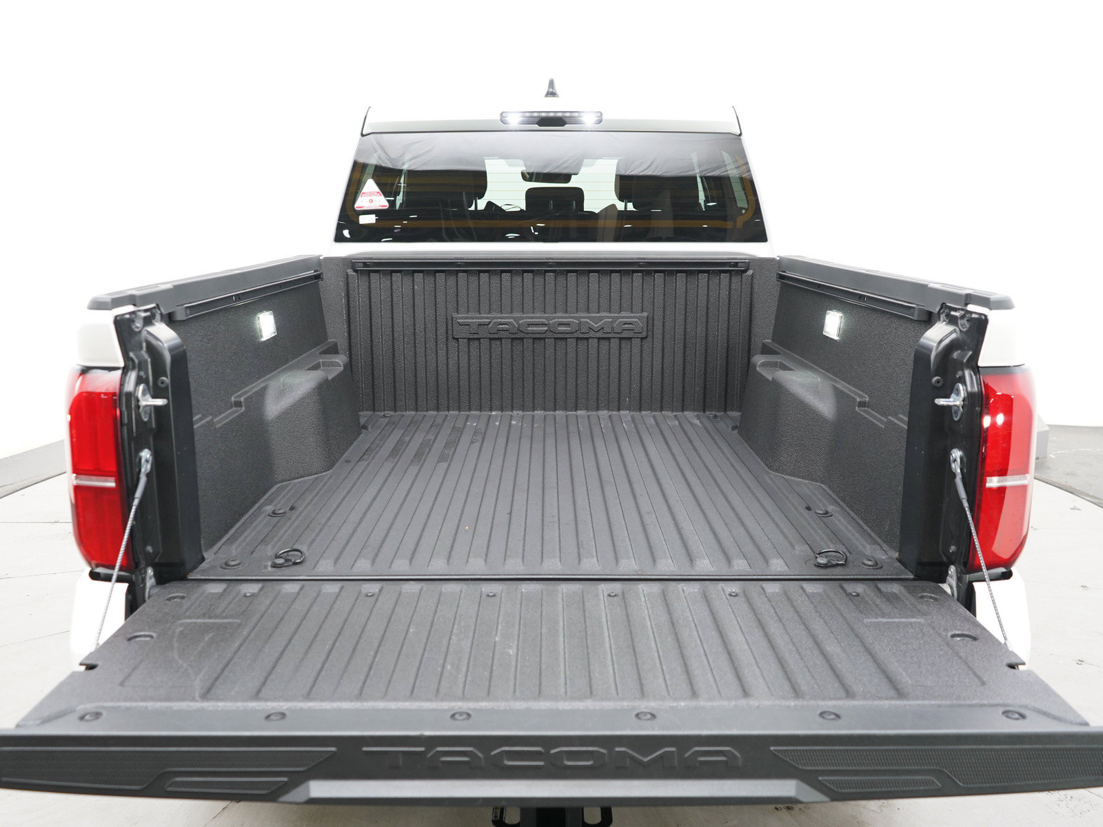 Used 2025 Toyota Tacoma TRD Off-Road AWD/4WD image 16