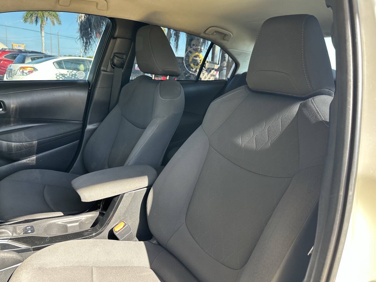 Used 2020 Toyota Corolla LE FWD image 20