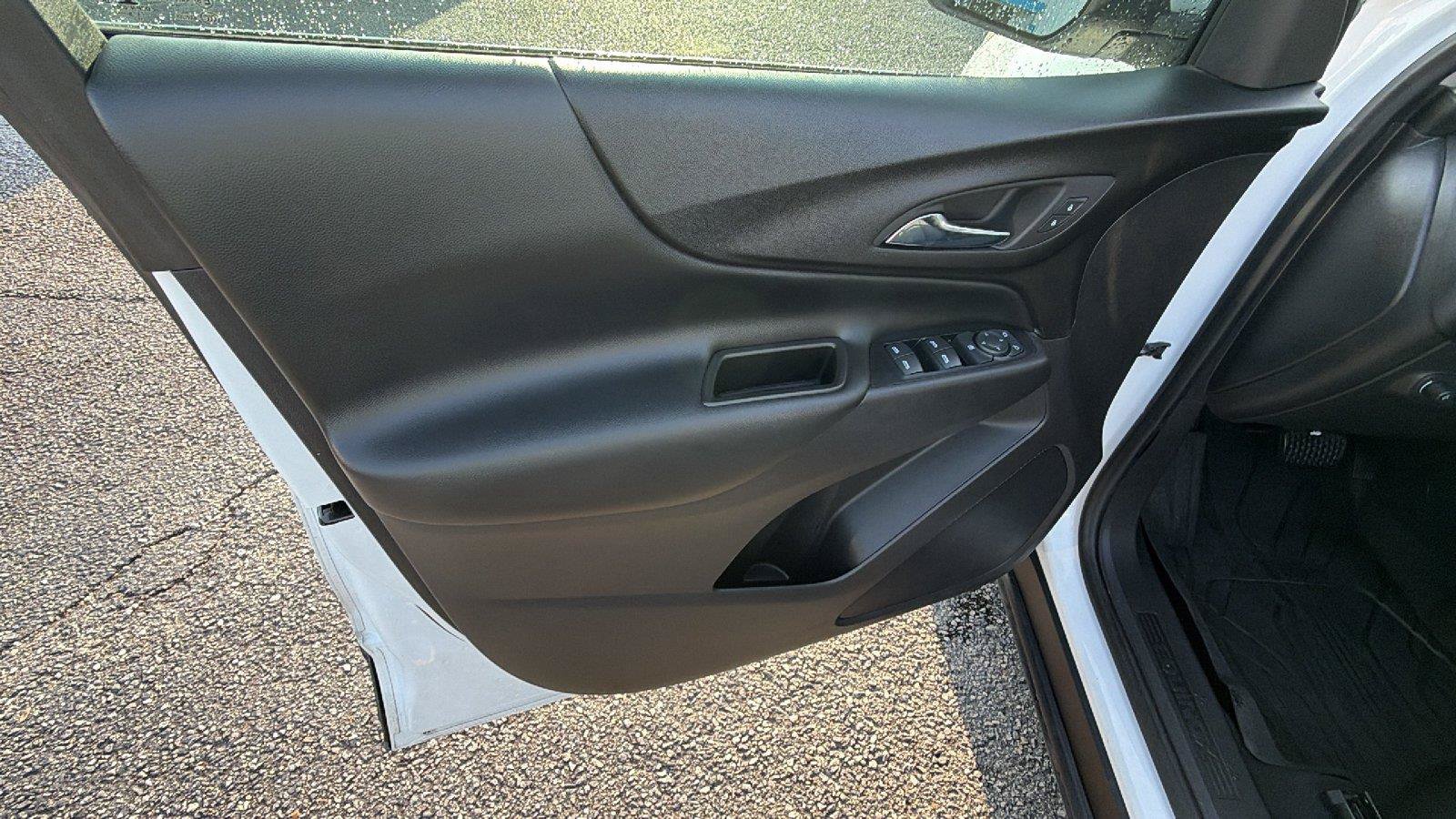 Used 2020 Chevrolet Equinox LT FWD image 14
