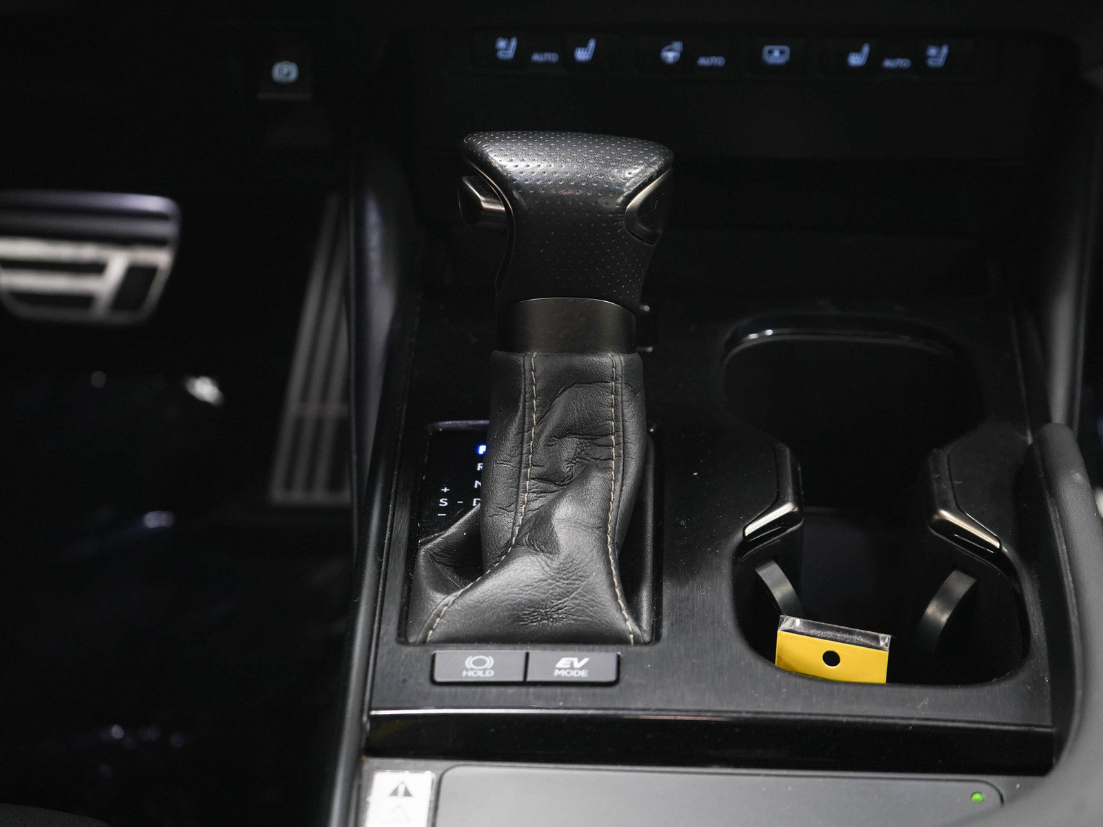 Used 2024 Lexus ES 300h F Sport w/ Accessory Package (Z2) FWD image 19