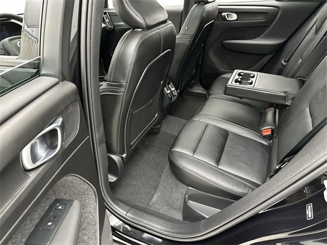 Certified 2024 Volvo XC40 B5 Plus w/ Protection Package Premier image 23