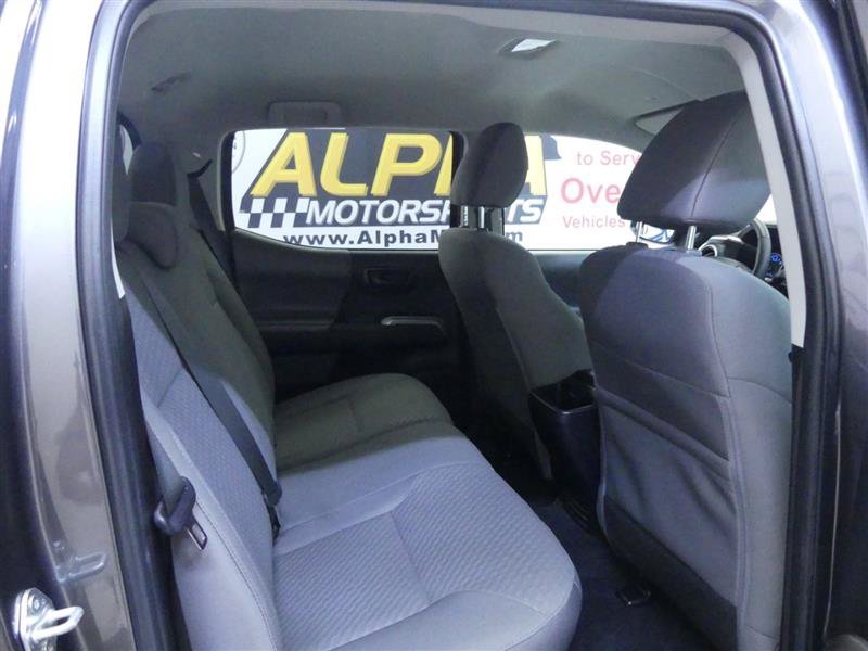 Used 2022 Toyota Tacoma SR5 AWD/4WD image 18