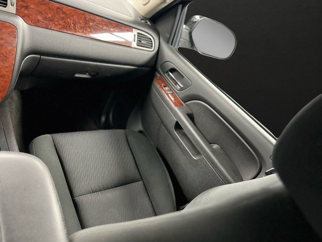 Used 2014 Chevrolet Tahoe LS image 16